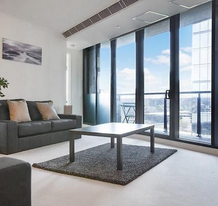 Mj Shortstay Whiteman St Apartment เมลเบิร์น ภายนอก รูปภาพ